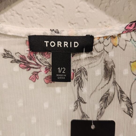 Torrid Women's White Floral Swiss Dot Hi-Low Kimono Size 1/2 - Picture 6 of 10